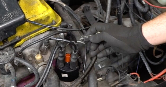 Cómo cambiar Cables De Bujías en un VW Caddy Pick-up 1979 - Manuales en PDF y en video gratuitos