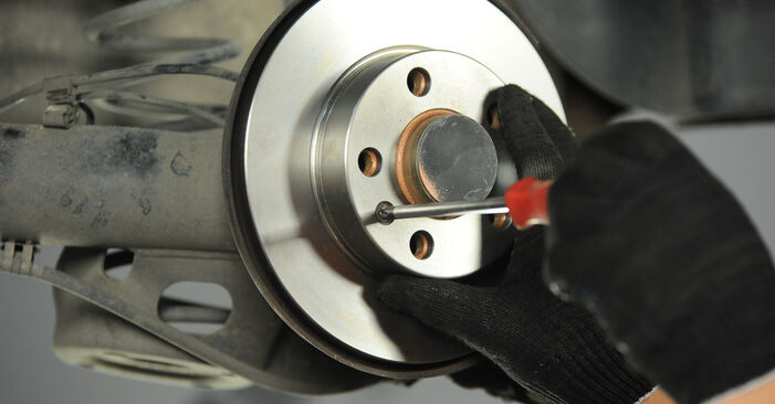 Replacing Brake Discs on VW Polo 9n Saloon 2003 1.9 TDI by yourself