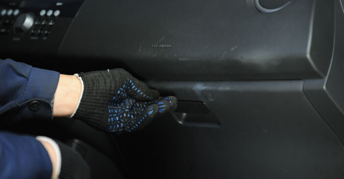 2014 Suzuki SX4 Sedan 1.6 (RW 416) Filtr powietrza kabinowy instrukcja wymiany krok po kroku
