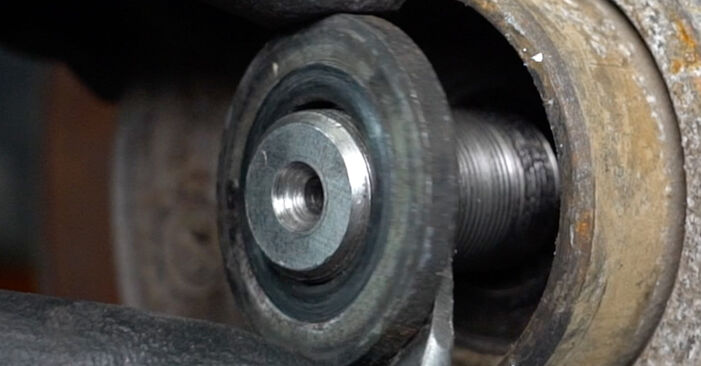 Step-by-step recommendations for DIY replacement Opel Astra F Caravan 1996 1.4 Si (F35, M35) Wheel Bearing