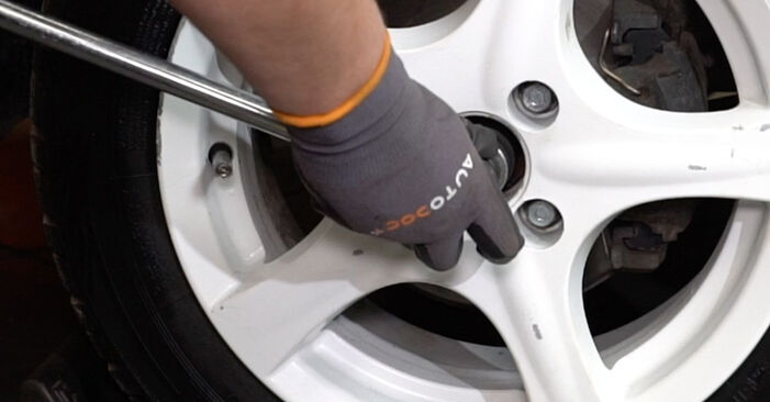Wie schmierig ist es, selber zu reparieren: Radlager beim Opel Astra F Caravan 1.7 TD (F35, M35) 1997 wechseln – Downloaden Sie sich Bildanleitungen