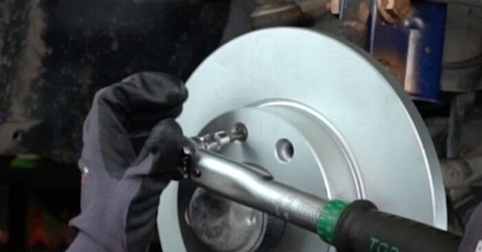 OPEL ASTRA F CLASSIC Saloon 1.6 i 16V (F19, M19) 2000 Bremsscheiben wechseln: Gratis Reparaturanleitungen