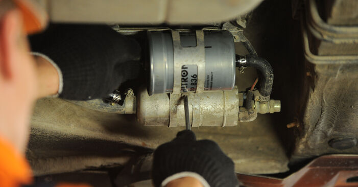MERCEDES-BENZ S-CLASS CL 55 AMG 5.4 Fuel Filter replacement: online guides and video tutorials