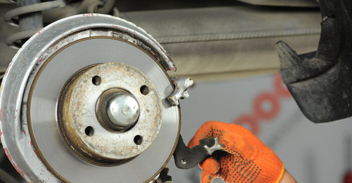 AUDI 80 1.6 Brake Discs replacement: online guides and video tutorials