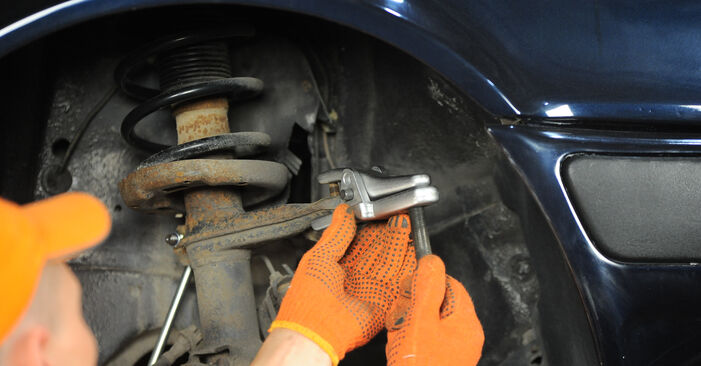 Wie schmierig ist es, selber zu reparieren: Spurstangenkopf beim Audi 80 Cabrio 2.0 16V 1997 wechseln – Downloaden Sie sich Bildanleitungen