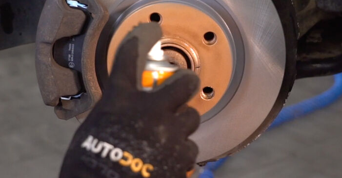 How to change Track Rod End on AUDI QUATTRO (85) 1980 - tips and tricks