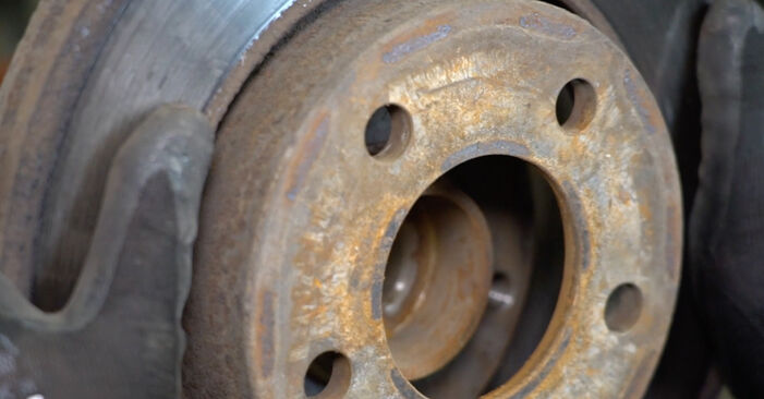 Step-by-step recommendations for DIY replacement Touareg 7L 2006 4.2 V8 Brake Discs