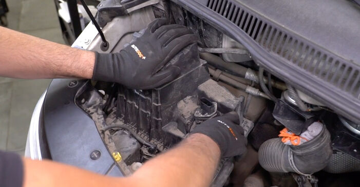 VW TRANSPORTER 2.0 TDI Air Filter replacement: online guides and video tutorials