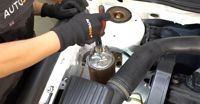 How to remove VW GOLF 1.6 2002 Fuel Filter - online easy-to-follow instructions