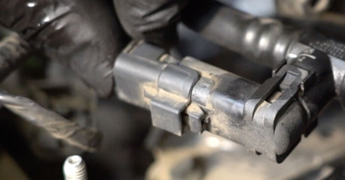 Wie problematisch ist es, selber zu reparieren: Kraftstofffilter beim Ford Grand Tourneo Connect 1.6 TDCi 2019 auswechseln – Downloaden Sie sich bebilderte Tutorials