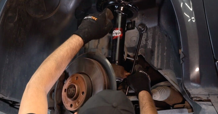 Changing of Anti Roll Bar Links on Megane 2 CC 2003 won't be an issue if you follow this illustrated step-by-step guide