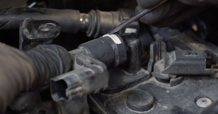 Jak zdjąć i wymienić Filtr paliwa Ford Grand C Max 1.5 TDCi 2014 - łatwe w użyciu instrukcje online