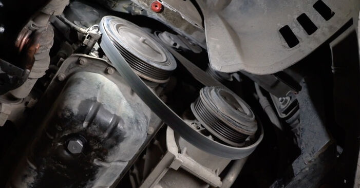 Svojpomocná výmena Klinový rebrovaný remen na FORD Fiesta Mk6 Van 1.5 TDCi 2012