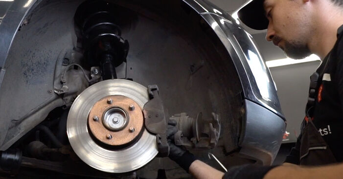 Wie lange benötigt das Auswechseln der Teile: Bremsbeläge beim Ford Kuga Mk2 2020 - Detailliertes PDF-Tutorial