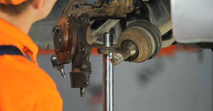 Wie schmierig ist es, selber zu reparieren: Radlager beim Peugeot 306 Cabrio 1.8 2000 wechseln – Downloaden Sie sich Bildanleitungen