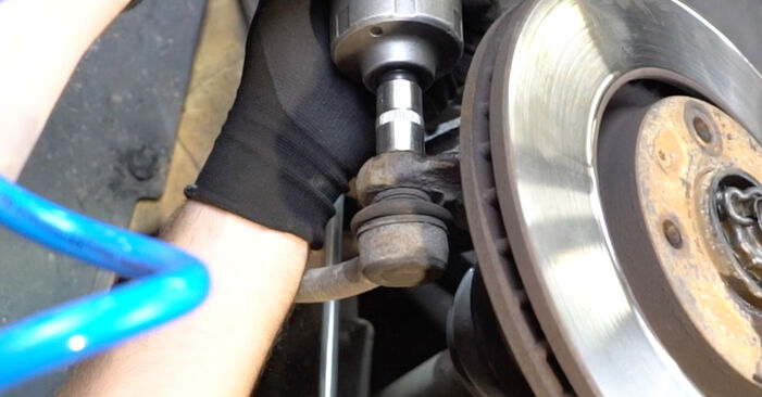 Wie kompliziert ist es, selbst zu reparieren: Spurstangenkopf am Peugeot 207 SW 1.6 HDi 2013 ersetzen – Laden Sie sich illustrierte Wegleitungen herunter