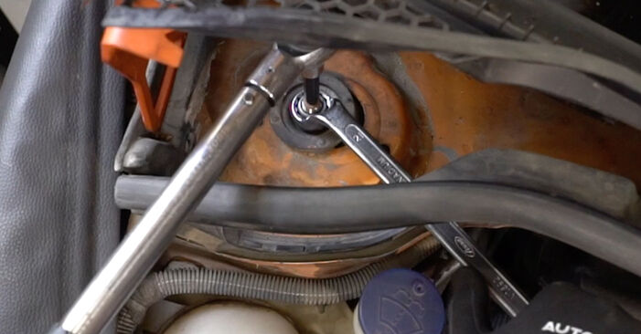 How to replace PEUGEOT 304 Break (_04D_) 1.3 1971 Shock Absorber - step-by-step manuals and video guides