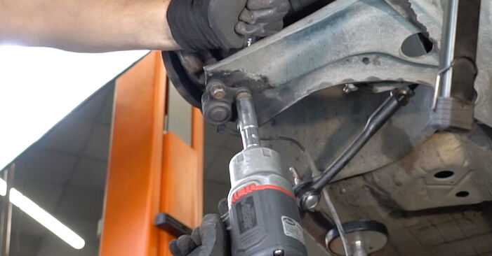 Cum să mentenanța Rulment roata PEUGEOT 208 Van (CR_) 1.6 BlueHDi 75 2013 – manualele pas cu pas și ghidurile video