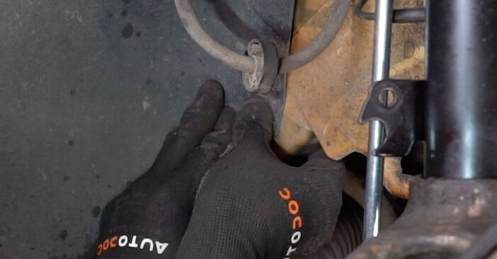Wie kompliziert ist es, selbst zu reparieren: Radlager am Peugeot Partner Tepee 1.6 HDi 16V 2014 ersetzen – Laden Sie sich illustrierte Wegleitungen herunter