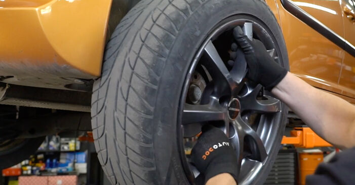 Peugeot 308 CC 1.6 HDi 2011 Bremsbeläge wechseln: Gratis Reparaturanleitungen