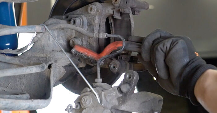 Ersetzen Sie Bremsscheiben am Peugeot 207 SW 2010 1.6 HDi selbst