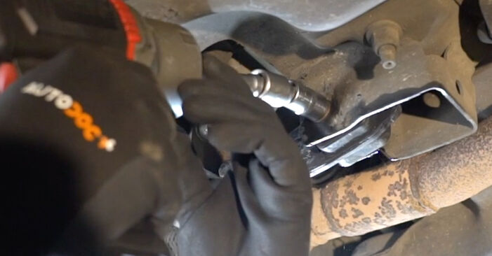 Replacing Engine Mount on Peugeot 207 SW 2010 1.6 HDi by yourself