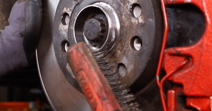 Wie problematisch ist es, selber zu reparieren: Bremsbeläge beim Seat Altea 5p1 1.4 TSI 2010 auswechseln – Downloaden Sie sich bebilderte Tutorials