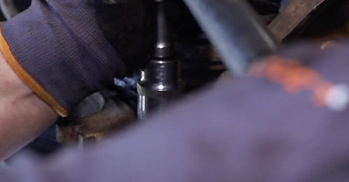Wie schmierig ist es, selber zu reparieren: Bremsscheiben beim Seat Altea XL 2.0 TDI 4x4 2012 wechseln – Downloaden Sie sich Bildanleitungen