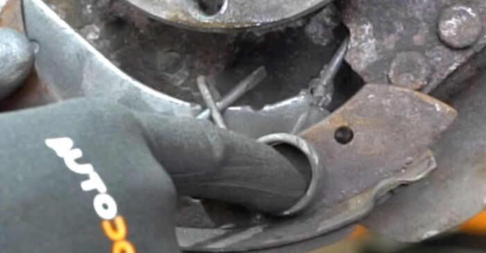 How to remove CITROËN BERLINGO 1.4 i 2000 Brake Shoes - online easy-to-follow instructions