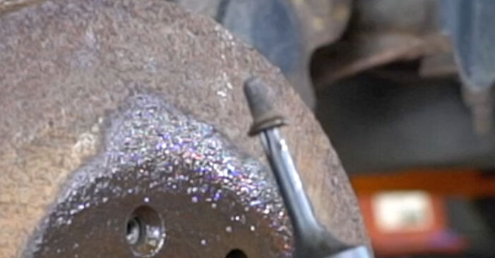 Wie kompliziert ist es, selbst zu reparieren: Bremsbacken am Citroën Berlingo M 1.8 D 2002 ersetzen – Laden Sie sich illustrierte Wegleitungen herunter