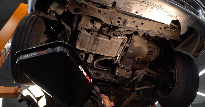 Ölfilter Citroen DS3 Cabrio 1.2 VTi 82 2015 wechseln: Kostenlose Reparaturhandbücher