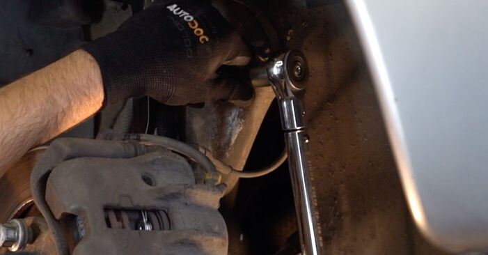 Replacing Anti Roll Bar Links on Citroen Xsara Coupe 2000 1.6 16V by yourself