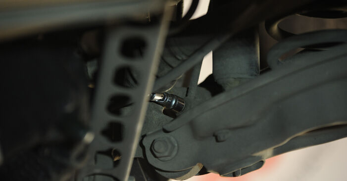 Wie man Koppelstange am BMW 1 Cabrio (E88) 2013 wechselt – Laden Sie sich PDF-Wegleitungen und Videoanweisungen herunter