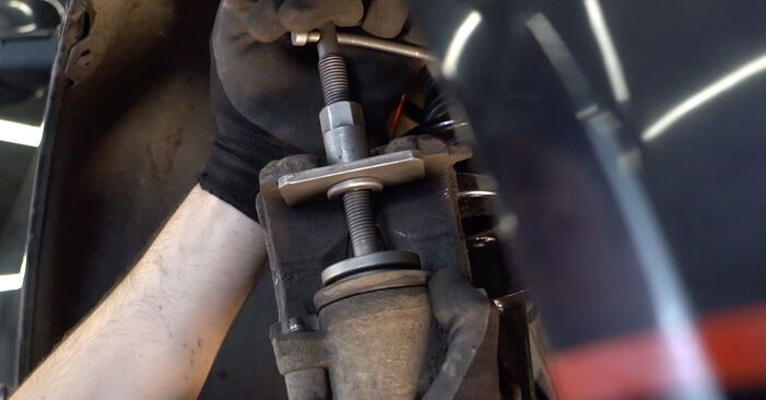Wie schmierig ist es, selber zu reparieren: Bremsscheiben beim BMW E93 320d 2.0 2012 wechseln – Downloaden Sie sich Bildanleitungen