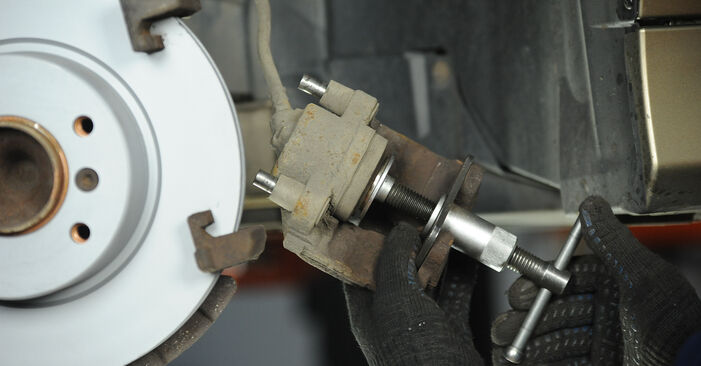 1 Convertible (E88) 125 i 2013 Brake Pads DIY replacement workshop manual