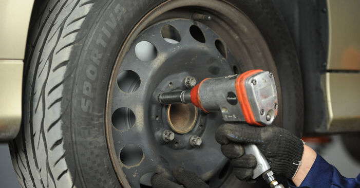 Wie man Bremsbeläge beim BMW 1 Cabrio (E88) 2013 auswechselt – Downloaden Sie sich PDF-Tutorials und Videoanleitungen herunter