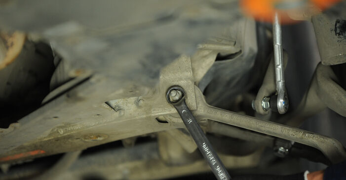 Wie kompliziert ist es, selbst zu reparieren: Querlenker am BMW E93 320d 2.0 2012 ersetzen – Laden Sie sich illustrierte Wegleitungen herunter