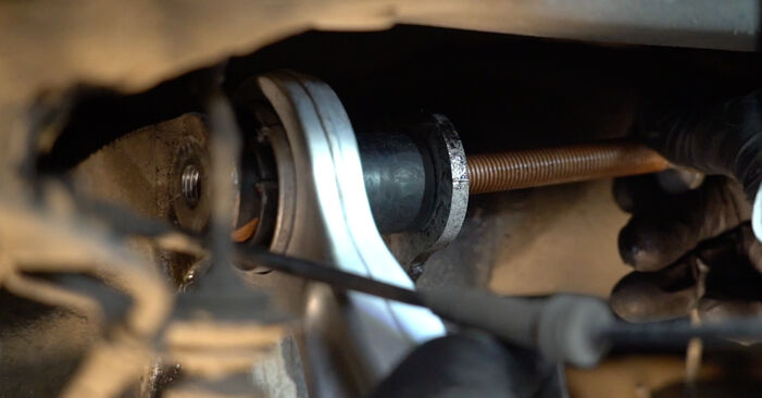 Wie schmierig ist es, selber zu reparieren: Stoßdämpfer beim BMW E61 530 xd 2010 wechseln – Downloaden Sie sich Bildanleitungen