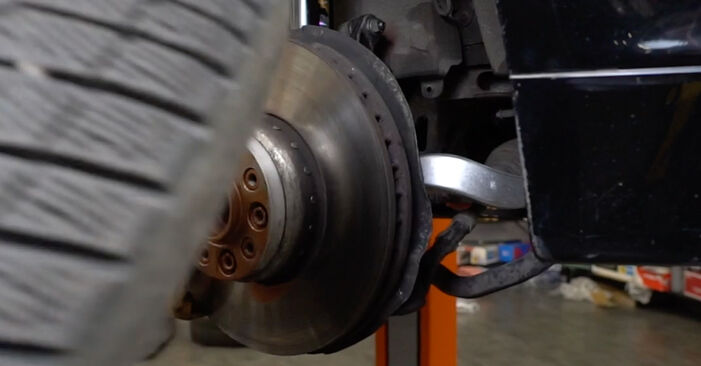 Changing Wheel Bearing on BMW 6 Coupe (E63) 650 i 2007 by yourself