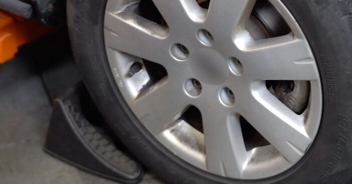 Wie man Spurstangenkopf am VW Beetle Cabrio 2011 ersetzt - Kostenfreie PDF- und Videotipps
