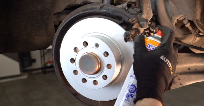 Replacing Brake Pads on VW Passat B4 35i 1988 1.8 by yourself