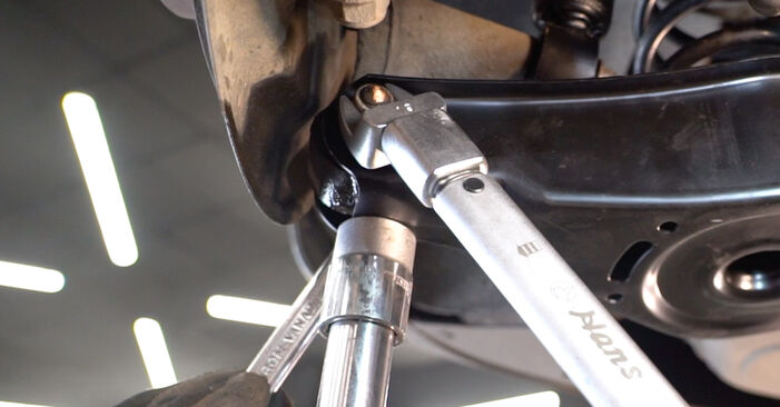 VW BEETLE 1.6 TDI Control Arm replacement: online guides and video tutorials