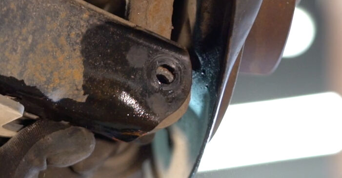 Comment changer Bras de Suspension sur VW PASSAT - trucs et astuces