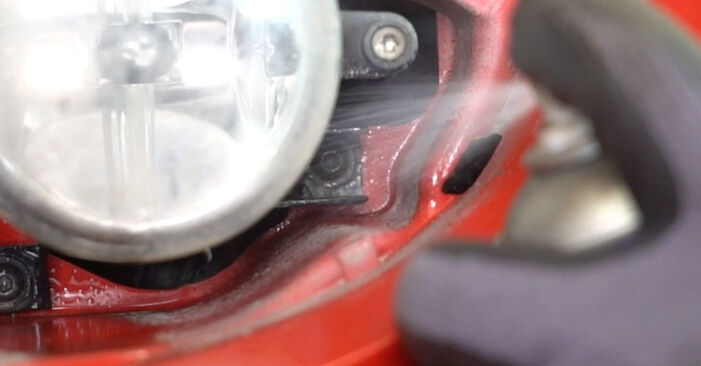 Ersetzen Sie Nebelscheinwerfer am SEAT Ibiza IV ST (6J8, 6P8) 1.2 TSI 2013 selber