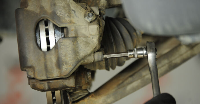 VW TRANSPORTER 2.0 TDI 4motion Brake Calipers replacement: online guides and video tutorials