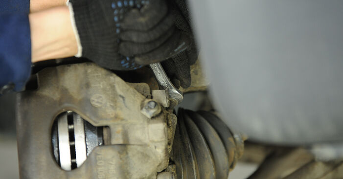 VW T5 1.9 TDI 2009 Bremssattel wechseln: wie schwer ist es, selbst zu reparieren - Downloaden Sie sich illustrierte Anleitungen