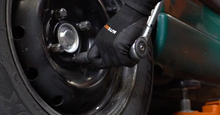 Wie schmierig ist es, selber zu reparieren: Bremstrommel beim Citroën Berlingo M 1.8 D 2002 wechseln – Downloaden Sie sich Bildanleitungen
