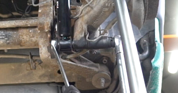 DIY replacement of Shock Absorber on CITROËN Berlingo / Berlingo First Van (M_) 1.6 HDI 75 2010 is not an issue anymore with our step-by-step tutorial