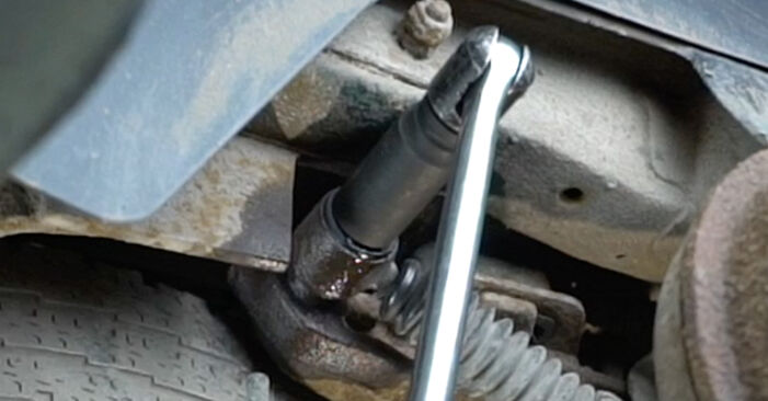 Wie schmierig ist es, selber zu reparieren: Stoßdämpfer beim Citroën Berlingo M 1.8 D 2002 wechseln – Downloaden Sie sich Bildanleitungen