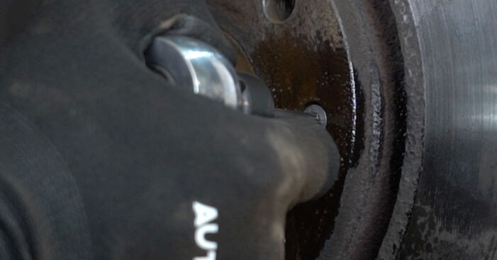 How to change Wheel Bearing on Citroën Berlingo M 1996 - free PDF and video manuals